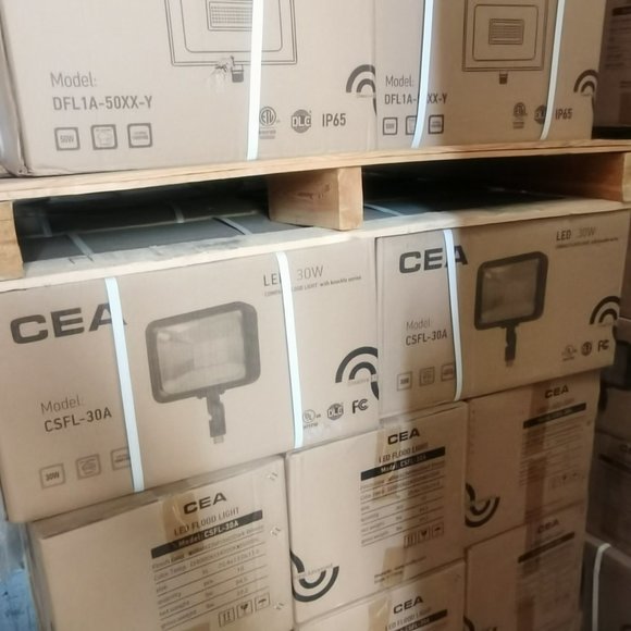 LED flood light, canopy, wall pack on sale - Picture 10 of 11